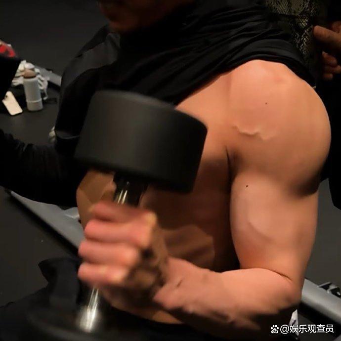 src, 角身形在汗